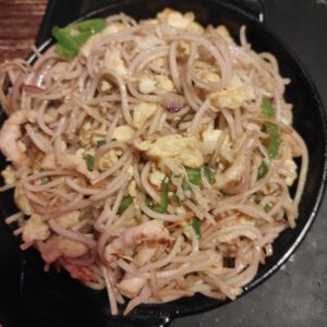 Egg hakka noodles